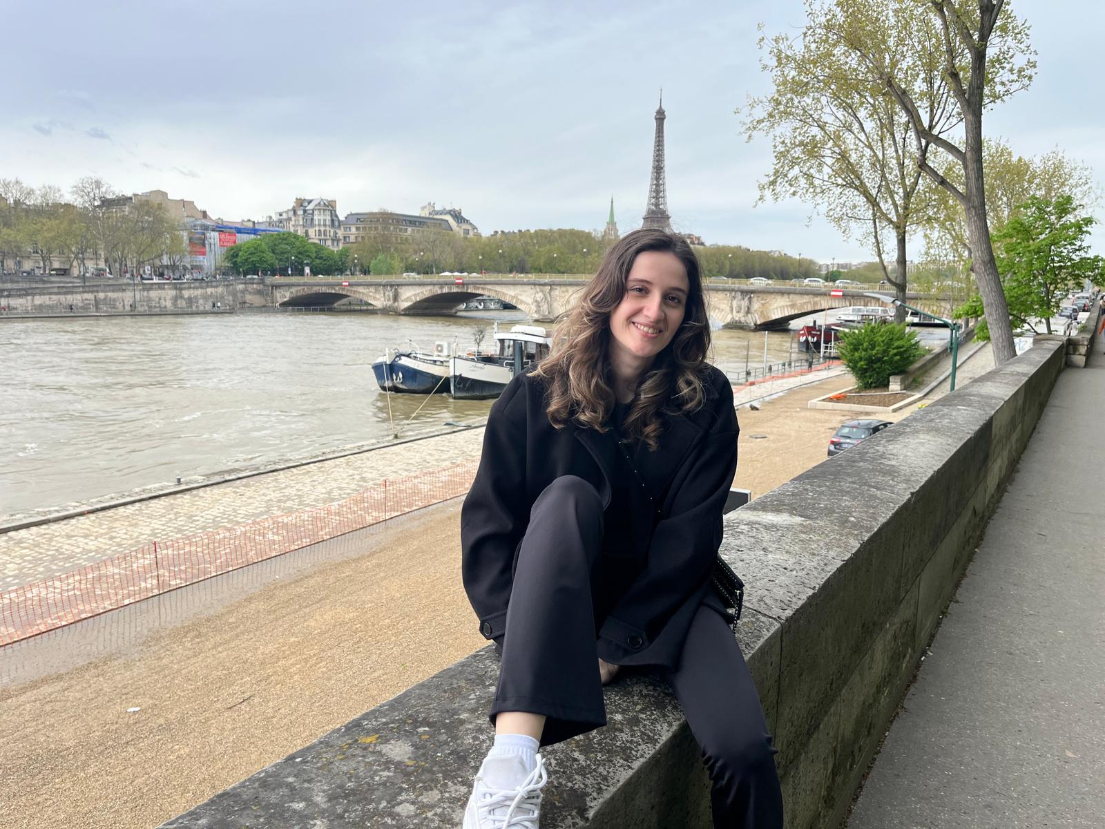 Zeynep at Seine River